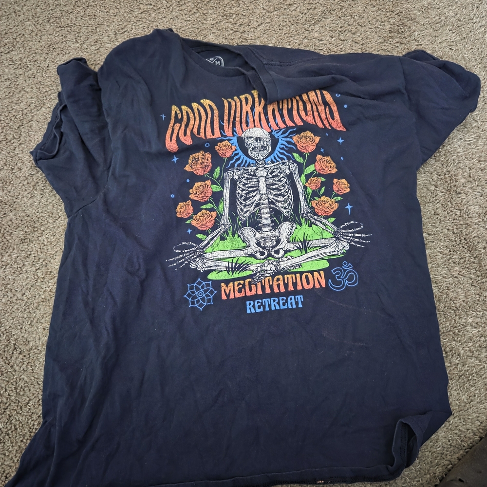 Cool Graphic Meditation Tee in Black